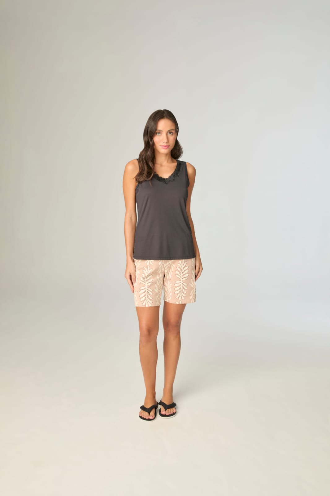 Bermuda com regata liganete folhagem