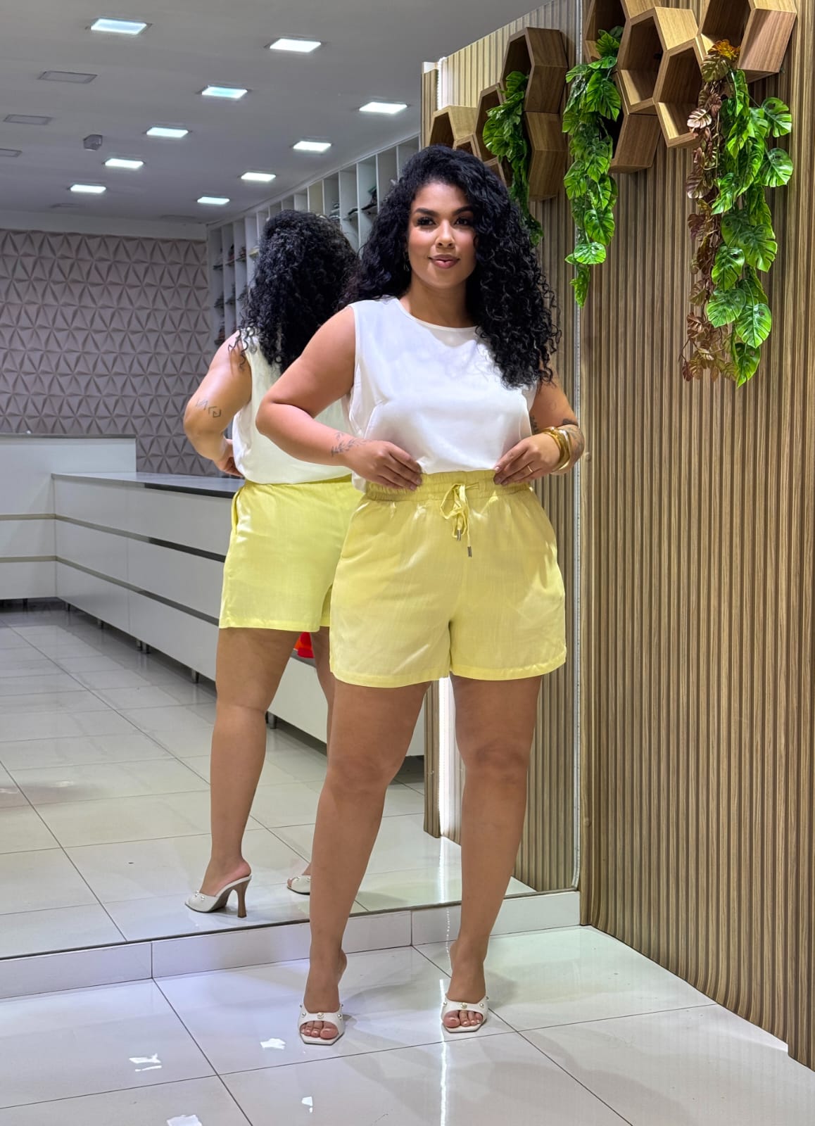 Shorts de viscolinho, com elástico e forro