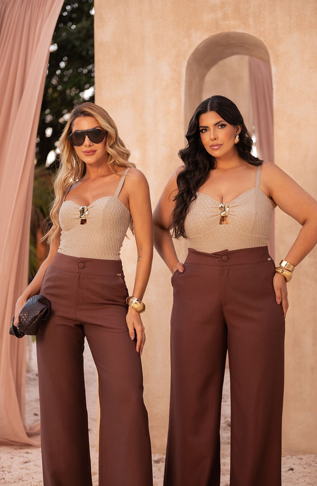 BODY COM DETALHE FIVELA